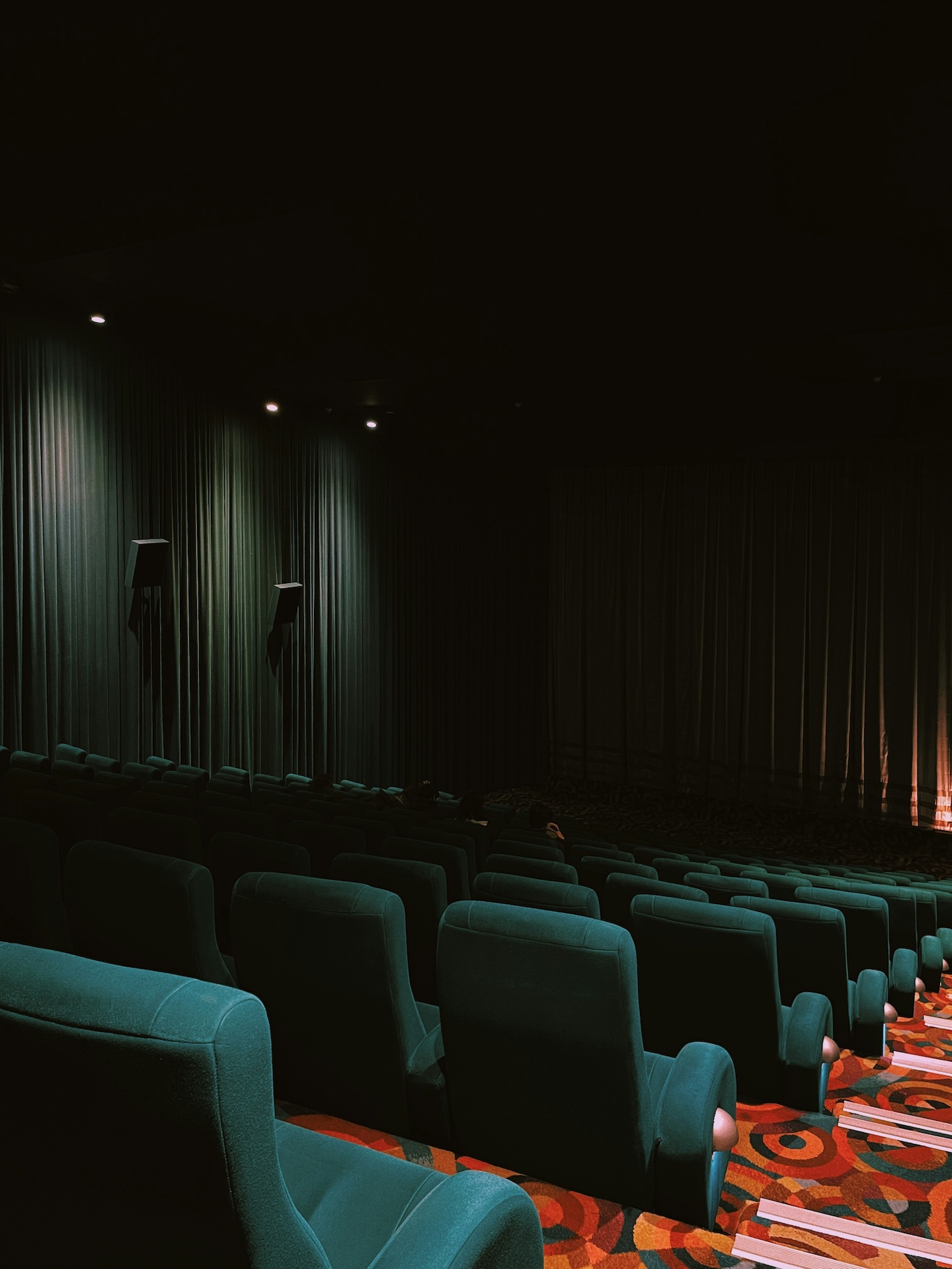 So entsteht Filmmusik für Kino, TV und Stream: Recording, Mixing, Mastering, zum Beispiel mit Orchester
